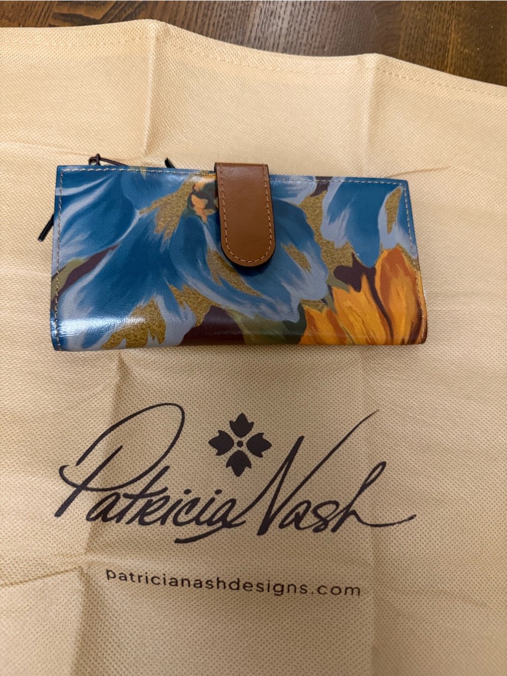🆕 Patricia Nash Nazari Leather Bifold Wallet Marigold Harvest Print - Picture 1 of 9